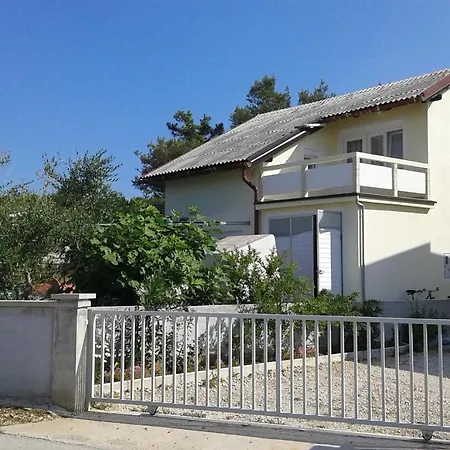 Apartment Dd *