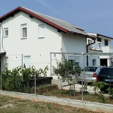 Apartment Dd *