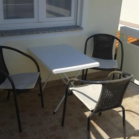 Apartment Dd *