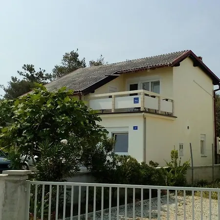 Apartment Dd *